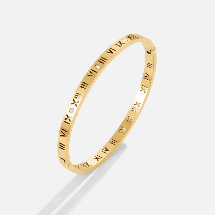 Nova | Elegant Golden Bangle