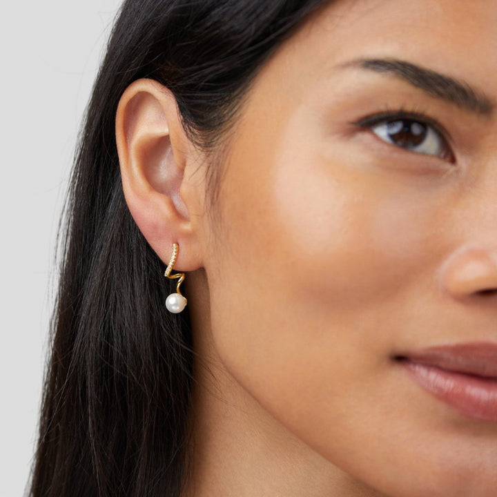 Tamara | Elegant Pearl Wave Earrings