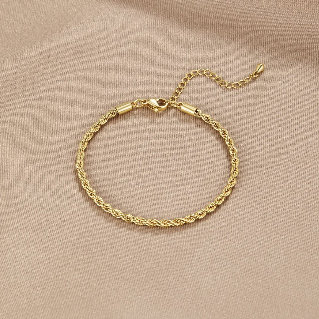 Twirl | Elegant Gold Twisted Bracelet