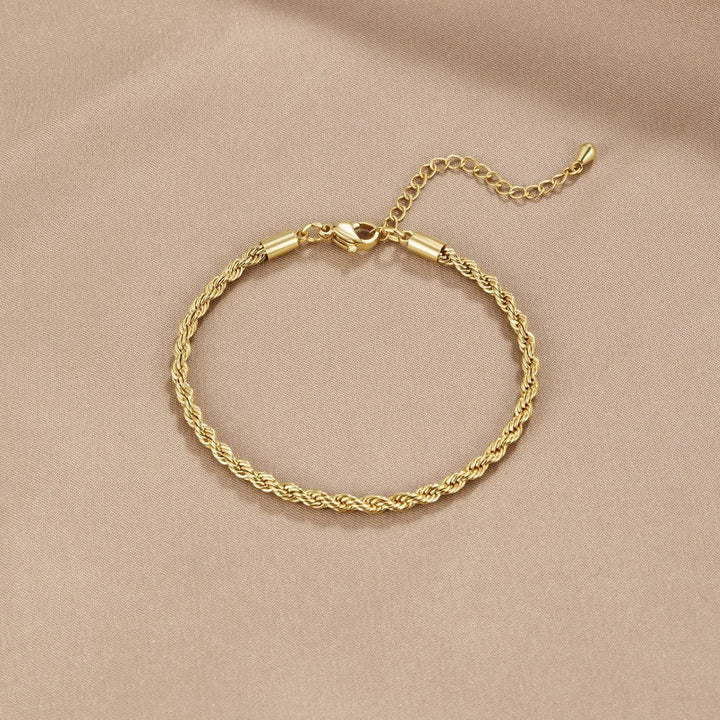 Twirl | Elegant Gold Twisted Bracelet