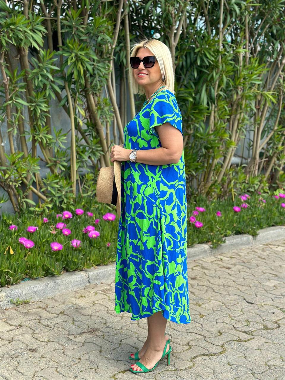 Flora | Chic Floral Midi Dress